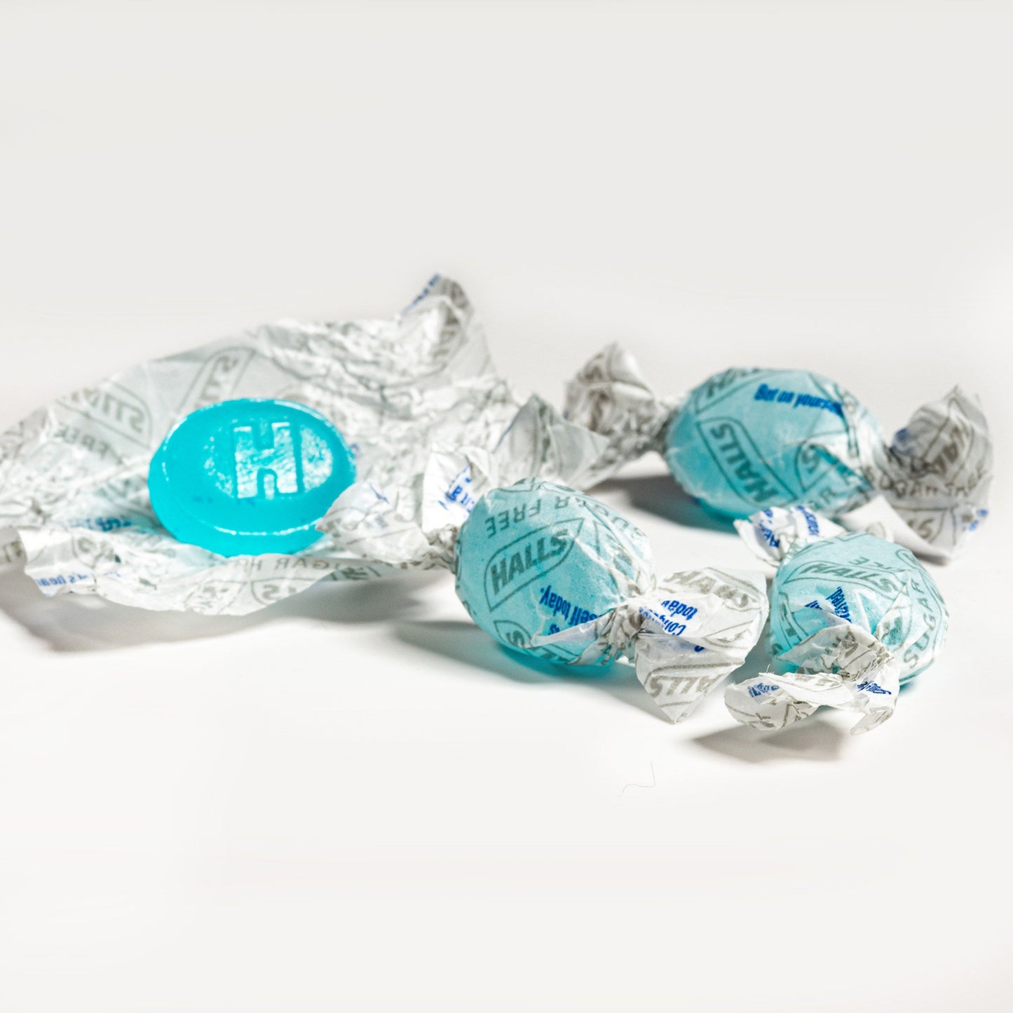 HALLS RELIEF MOUNTAIN MENTHOL SUGAR FREE COUGH DROPS 70 PC x 12